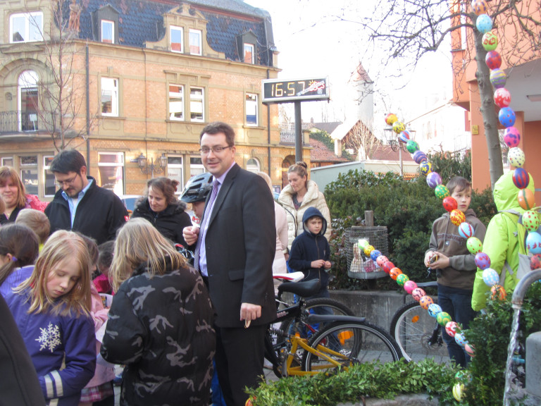 Spaziergang an den Osterbrunnen vor der Spitalkirche